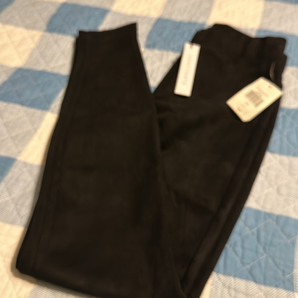 NWT Sanctuary /
FAUX SUEDE RUNWAY HIGH RISE LEGGING BLACK - Picture 12 of 16